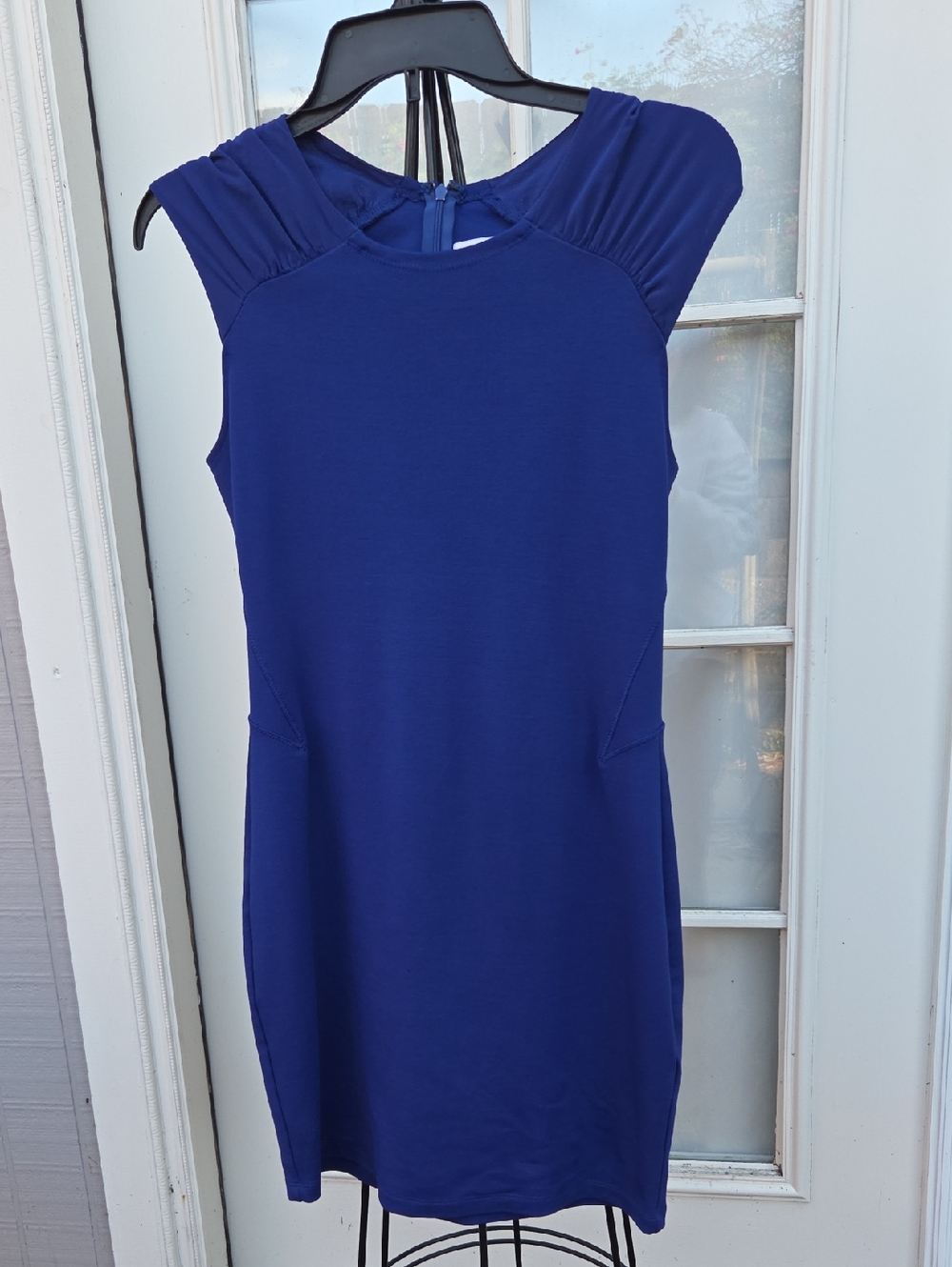 Barneys New York Sleeveless Sheath Dress in Deep Blue, Size 6